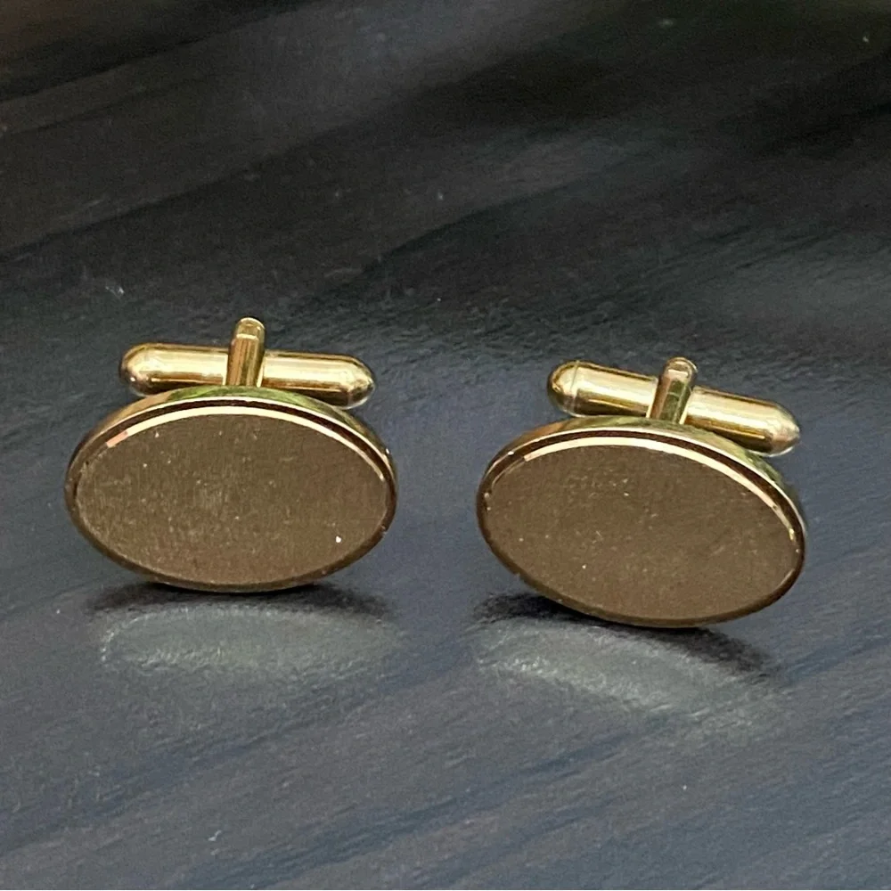 Vintage Unsigned Brushed Gold-tone Oval Cufflinks